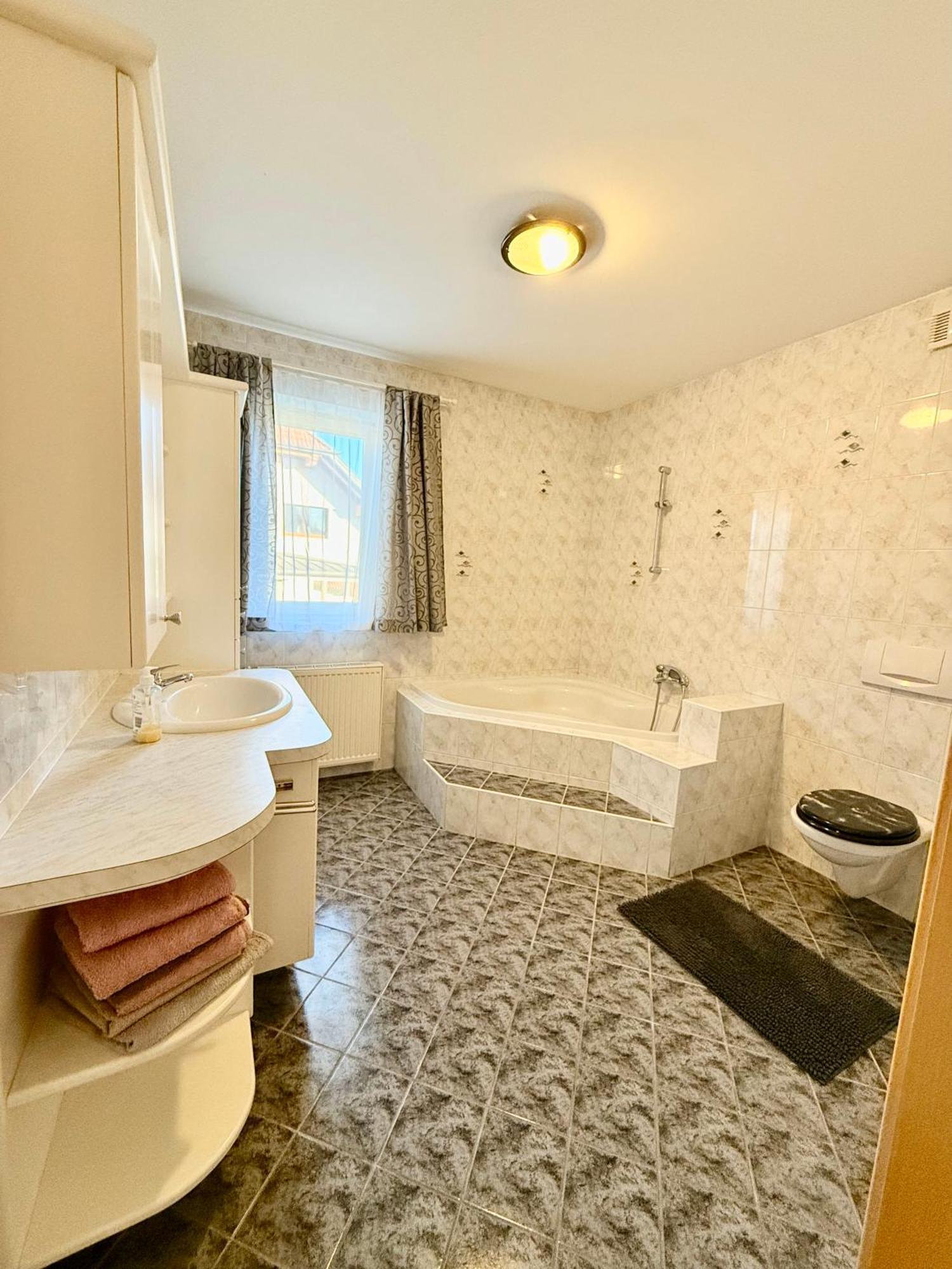 Ferienwohnung Kathrin Mariahof Exteriör bild